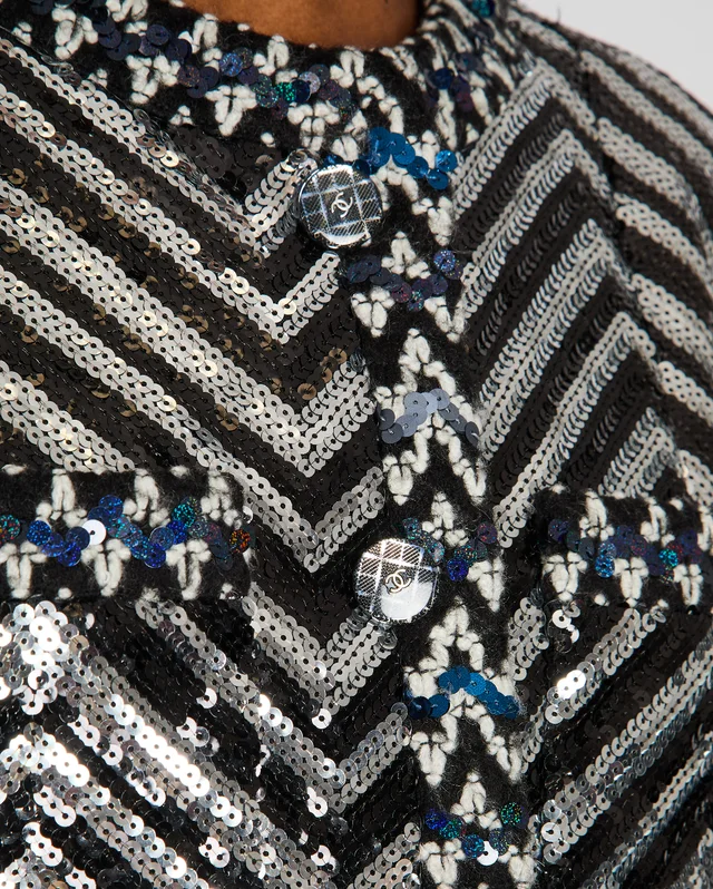 Chanel 21K Black Collarless Chevon Sequin Tweed Jacket Size FR 42 (UK 14) in Black Tweed from Sellier, photo 2 of 2