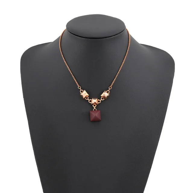 Hermès Disco Fauve Necklace Bordeaux Metal Swift Leather in Burgundy Swift leather from GALLERY RARE, photo 4 of 8