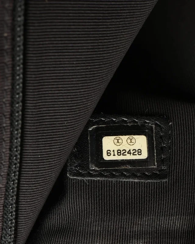 Chanel Vintage Caviar CC Zip Around Bowler Bag in Caviar leather from A Retro Tale, photo 9 of 11