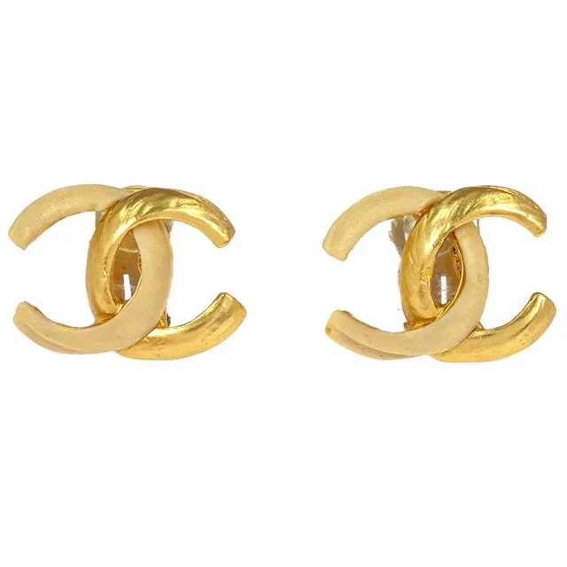 Chanel CC Clip-On Earrings Gold Beige 00T in Beige from AMORE Vintage Tokyo