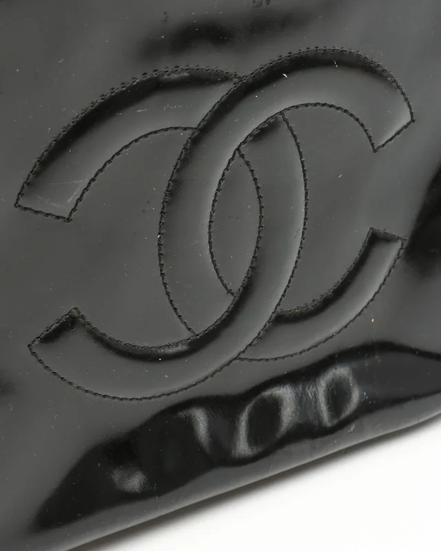 Chanel CC Patent Vanity Crossbody Bag in Patent leather from A Retro Tale, photo 6 of 13