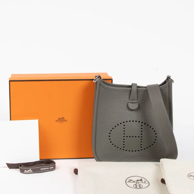 Hermès Evelyne 16 Gris Meyer Clemence PHW in Grey Clemence leather from Labellov, photo 2 of 9