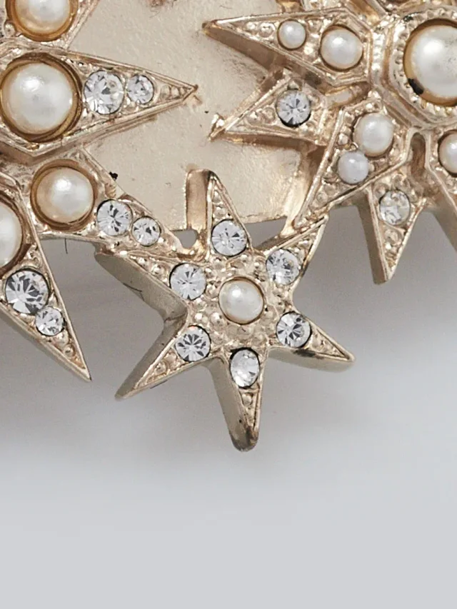 Chanel Faux Pearl and Crystal Barette from Yoogis, photo 5 of 11