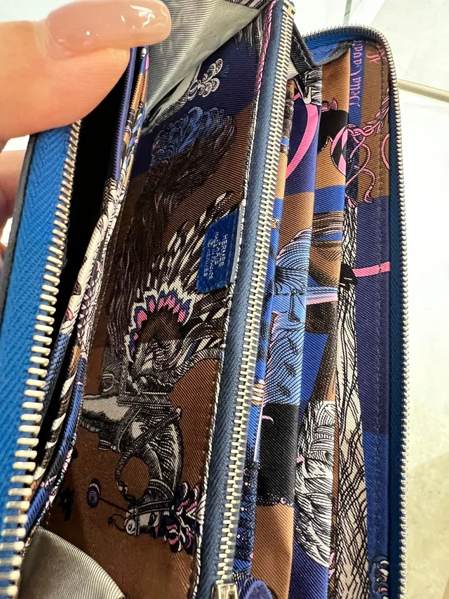 Hermès Blue France Epsom Silk In Classique Wallet in Blue Epsom leather from Luxury Promise