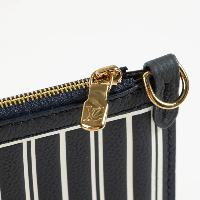 Louis Vuitton Neverfull Inside Out Pouch in Navy from Labellov, photo 5 of 5