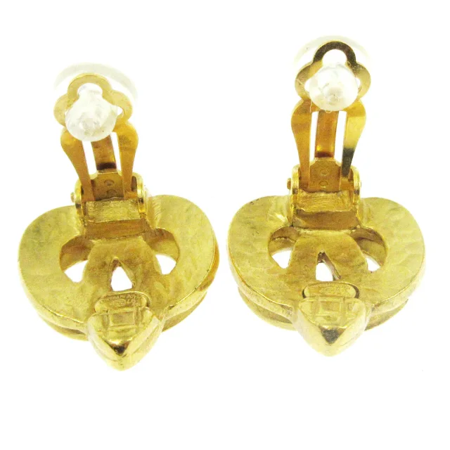 Chanel Vintage Cc Heart Clip-On Metal Gold Jewelry in Gold from HEWI, photo 2 of 4
