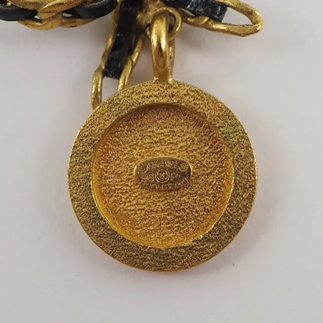 Chanel Coin Ribbon Necklace in Gold Gold-plated metal from LuxUness, photo 9 of 10