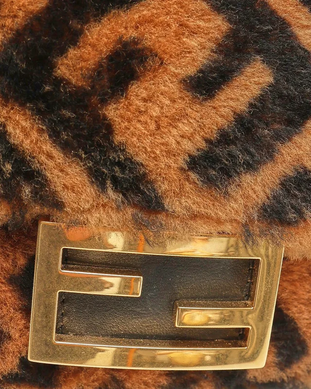 Fendi Zucca Fur Baguette Bag in Leather from A Retro Tale, photo 6 of 8