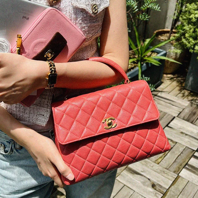Chanel 1997-ish Caviar Skin CC Turn-lock Handbag, Pink in Pink Caviar leather from VINTAGE QOO TOKYO