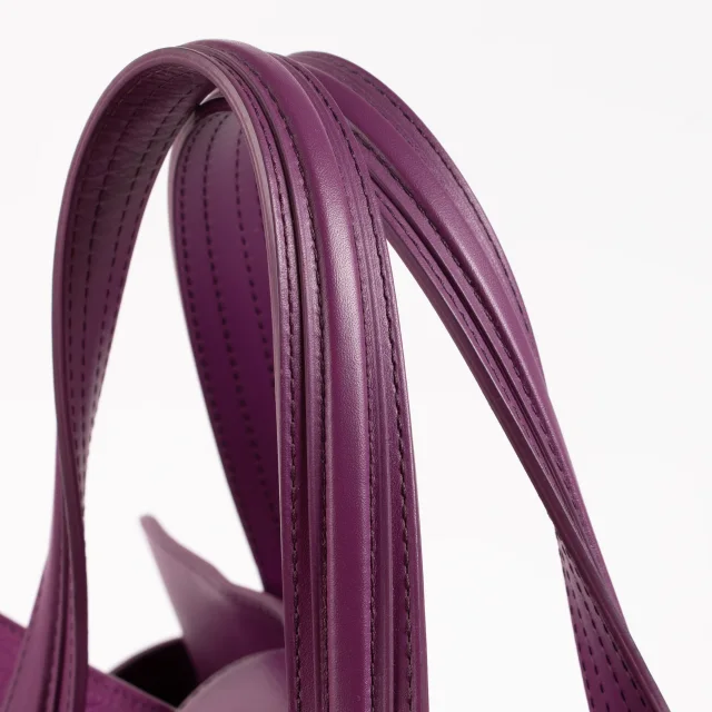 Delvaux Cardinal Santiag Nubuck Simplissime Tote Bag in Suede from Labellov, photo 8 of 8