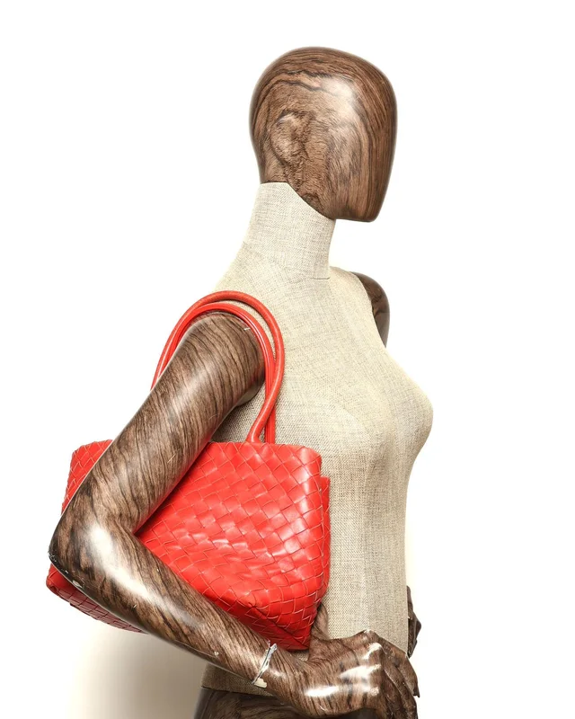 Bottega Veneta Intrecciato Tote Bag in Woven leather from A Retro Tale, photo 7 of 7