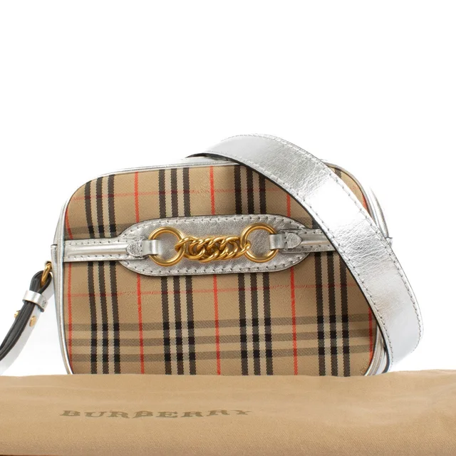 Burberry 1983 Knight Check Canvas Link Chain Belt Bag in Canvas from Labellov, photo 2 of 2