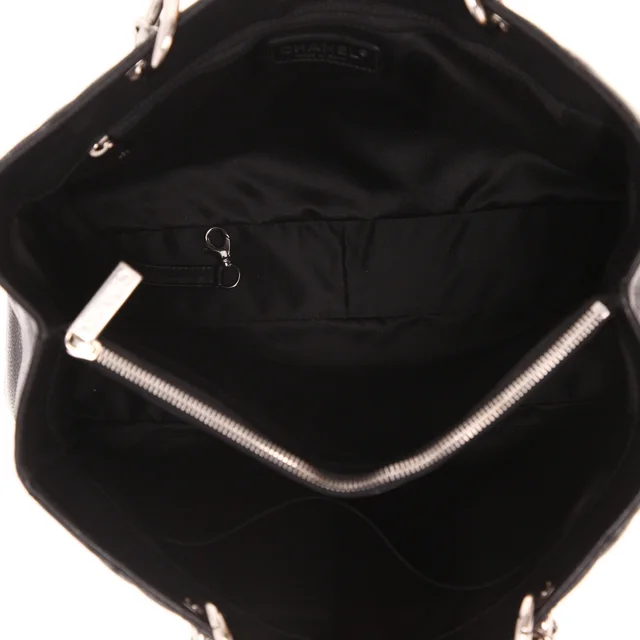 Chanel GST Shopping Handbag in Noir quilted grained leather in Black Caviar leather from Collector Square, photo 4 of 5