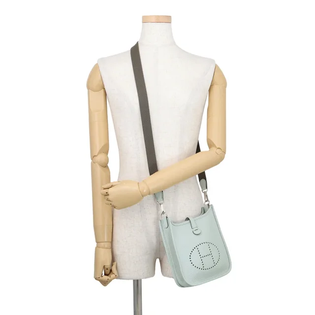 Hermès Evelyne Amazon Long Blue Pale/Etain Taurillon Clemence Size TPM in Taupe Clemence leather from GALLERY RARE, photo 4 of 18