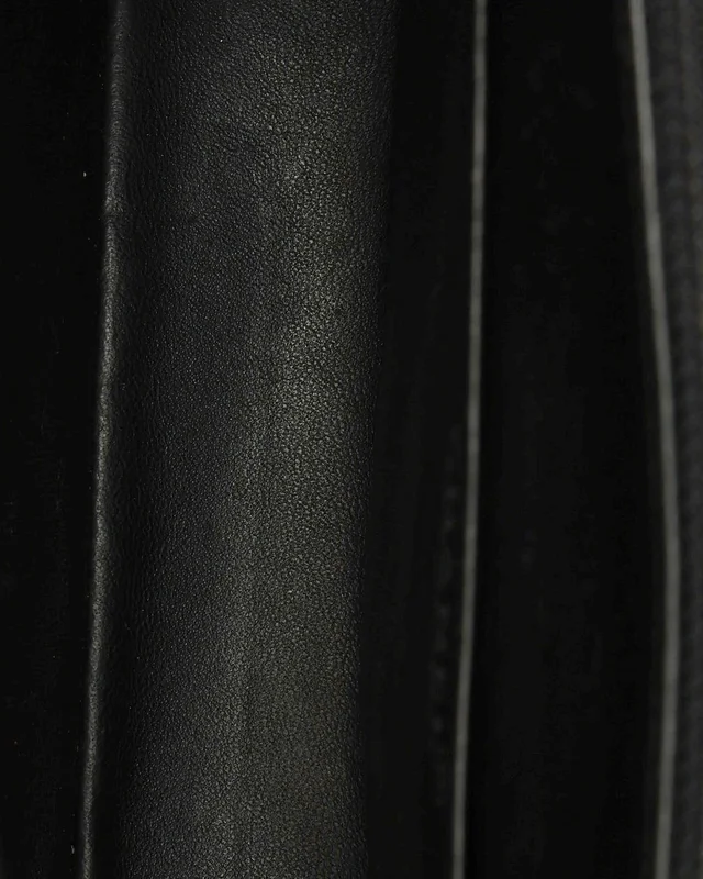 Chanel Classic Medium Single Flap Bag in Patent leather from A Retro Tale, photo 9 of 10