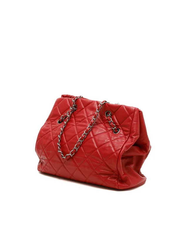 Chanel CC Brilliant Cells Tote Bag in Leather from A Retro Tale, photo 3 of 8