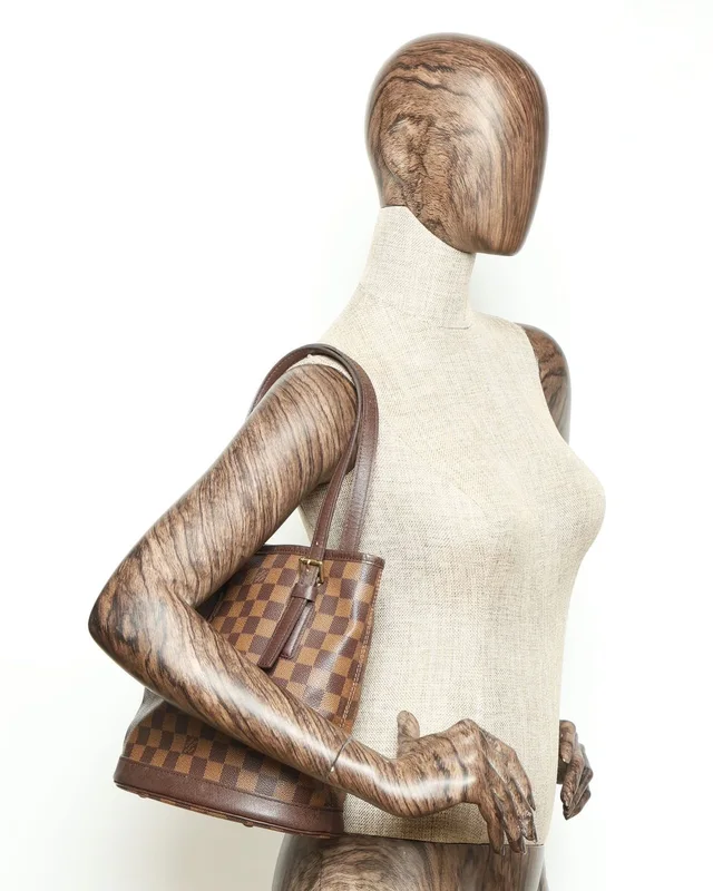 Louis Vuitton Damier Ebene Marais Bucket Bag in Brown Canvas from A Retro Tale, photo 7 of 10