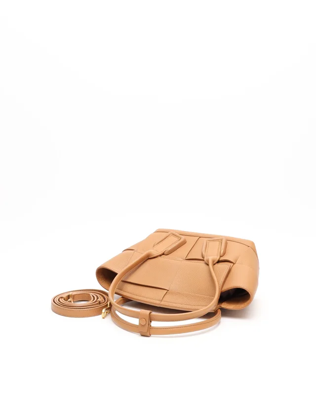 Bottega Veneta Mini Intrecciato Arco Bag in Woven leather from A Retro Tale, photo 4 of 9