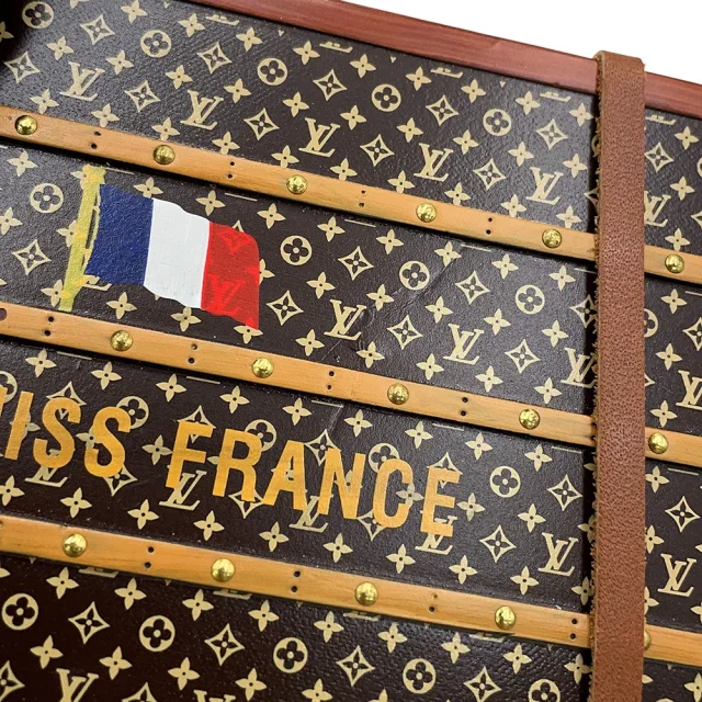 Louis Vuitton Paper weight BrownM99408 Monogram from GALLERY RARE, photo 7 of 11