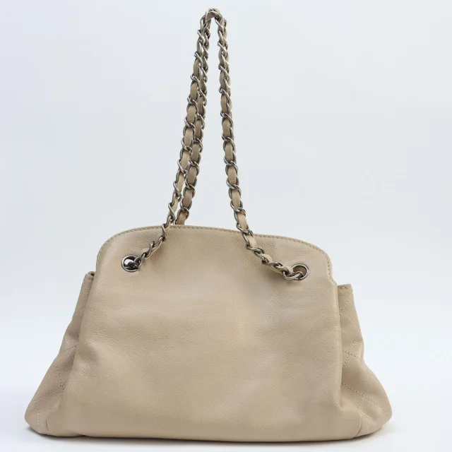 Chanel 2009-era Caviar Skin CC Mark Stitch Chain Tote Bag in Light Beige in Beige Caviar leather from VINTAGE QOO TOKYO, photo 2 of 15