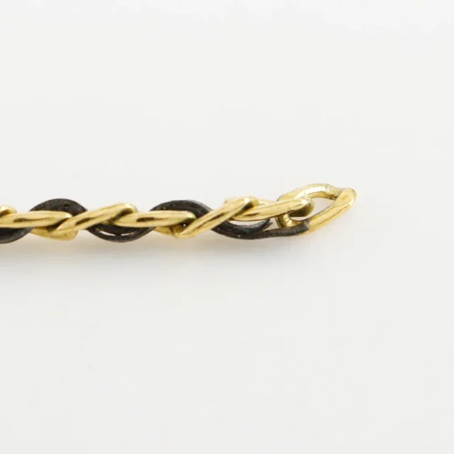 Chanel Coin Ribbon Necklace in Gold Gold-plated metal from LuxUness, photo 8 of 10