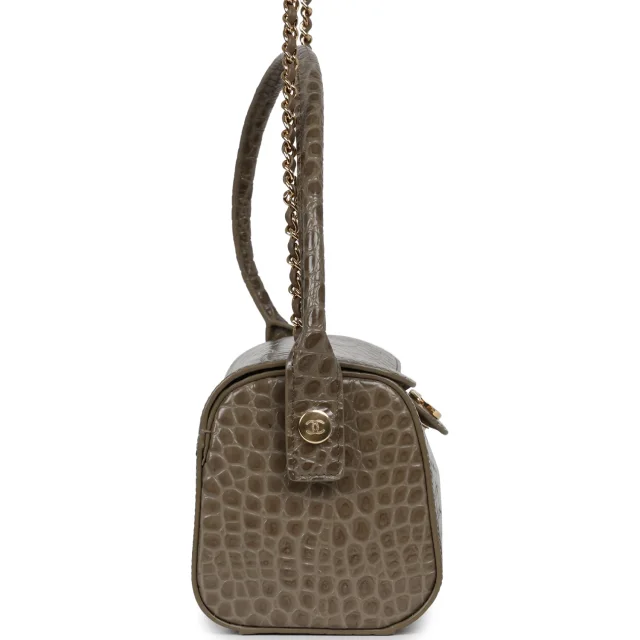 Chanel Barrel Clutch Bag in Green Calfskin from Madison Avenue Couture, photo 3 of 9