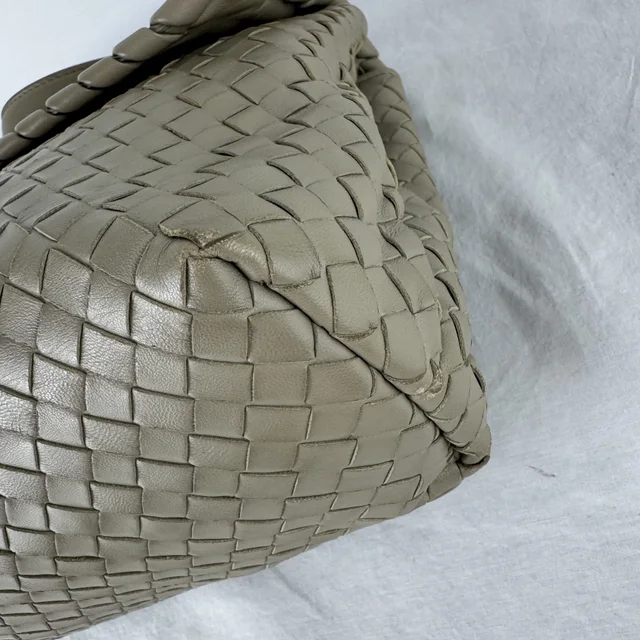 Bottega Veneta Intrecciato Olimpia Shoulder Bag in Intrecciato Nappa leather, Metal from Reowned, photo 8 of 12