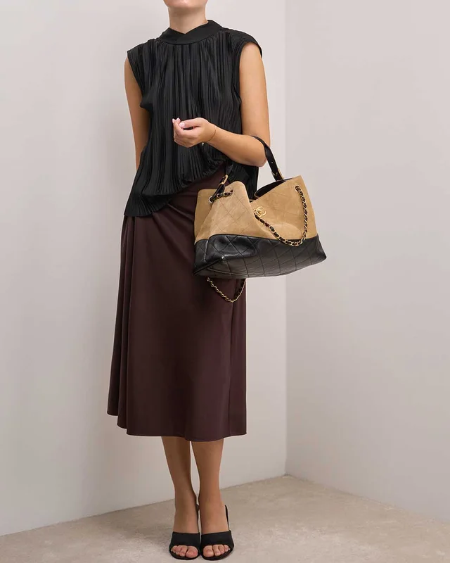 Chanel 25A Two-Tone Tote Bag Medium Suede / Lamb Beige / Black in Beige, Black, Multicolour Suede from SACLÀB, photo 2 of 10