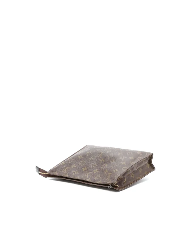 Louis Vuitton Monogram Toiletry Pouch 26 in Coated canvas from A Retro Tale, photo 4 of 10