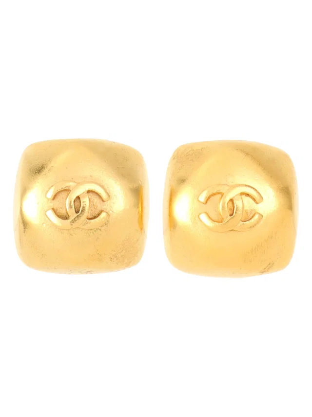 Chanel 1998 Gold Square CC Mark Earrings in Gold from VINTAGE QOO TOKYO