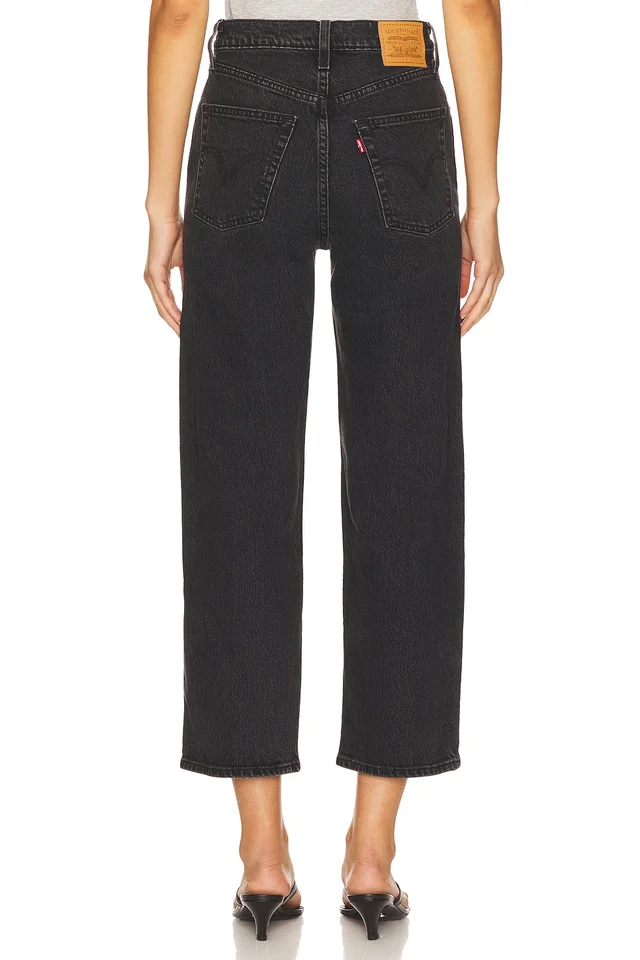 LEVI'S Ribcage Straight Ankle Jeans in Loom About, photo 4 of 6 from REVOLVE (Canada)