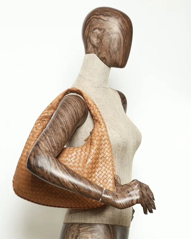 Bottega Veneta Medium Intrecciato Hobo Bag in Woven leather from A Retro Tale, photo 13 of 13