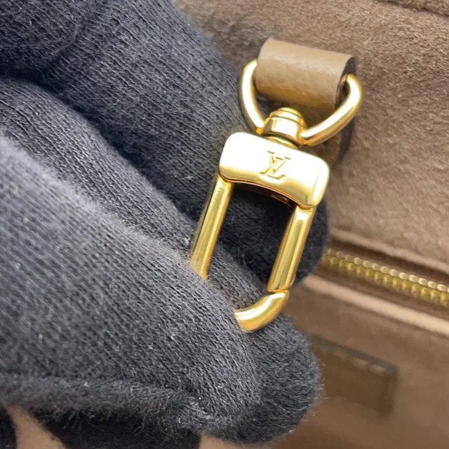 Louis Vuitton Onthego Tourterelle claimM45779 Bicolor Monogram Empreinte Leather Monogram Giant Size PM in Leather from GALLERY RARE, photo 11 of 17
