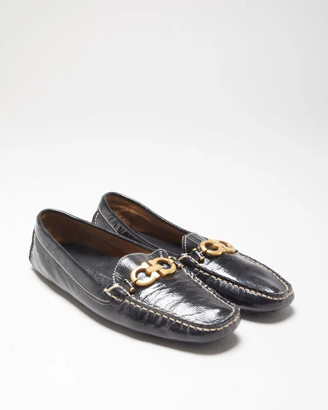 Ferragamo Women's Black Patent Leather Gancini Horsebit Driving Loafers - UK7 in Black Patent leather from Rokit Vintage