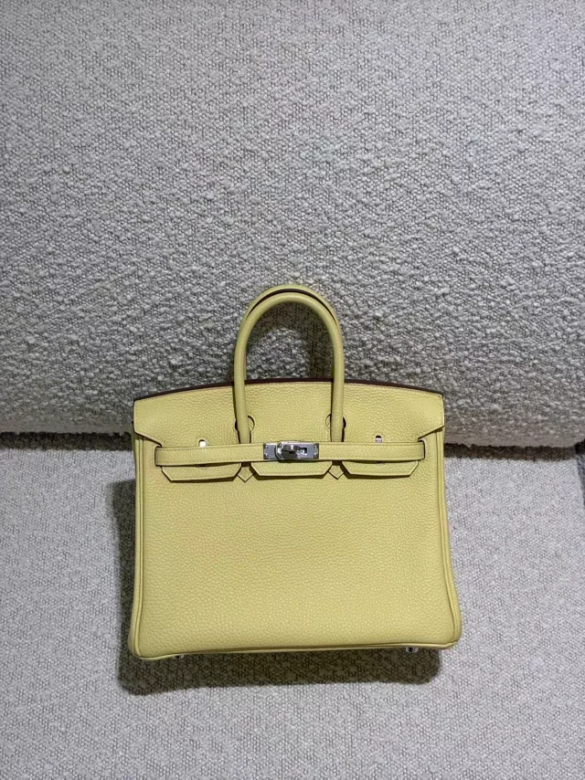 Hermès Birkin 25 Jaune Poussin (1Z) in Yellow Togo leather from Ginza Xiaoma, photo 3 of 4