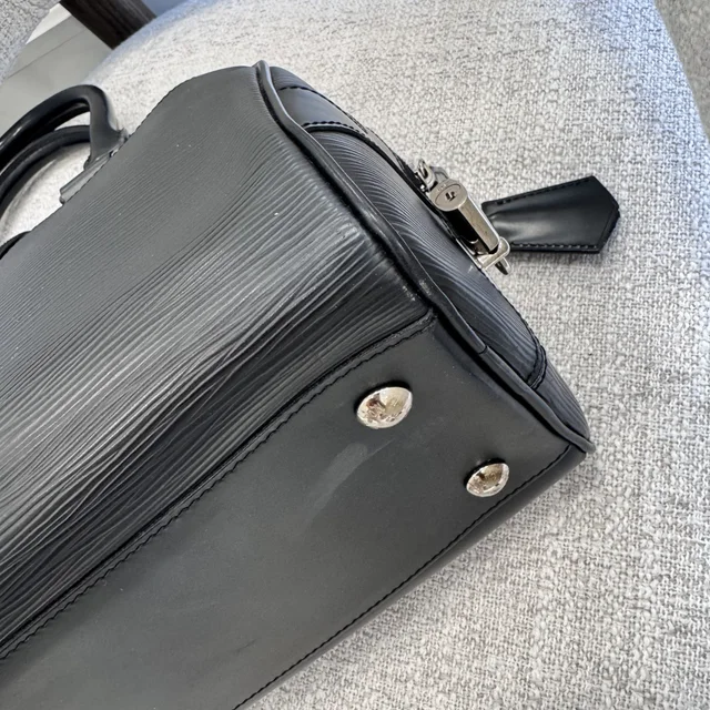 Louis Vuitton Epi Bowling Montaigne Bag in Epi, Epi leather, Metal from Reowned, photo 8 of 13