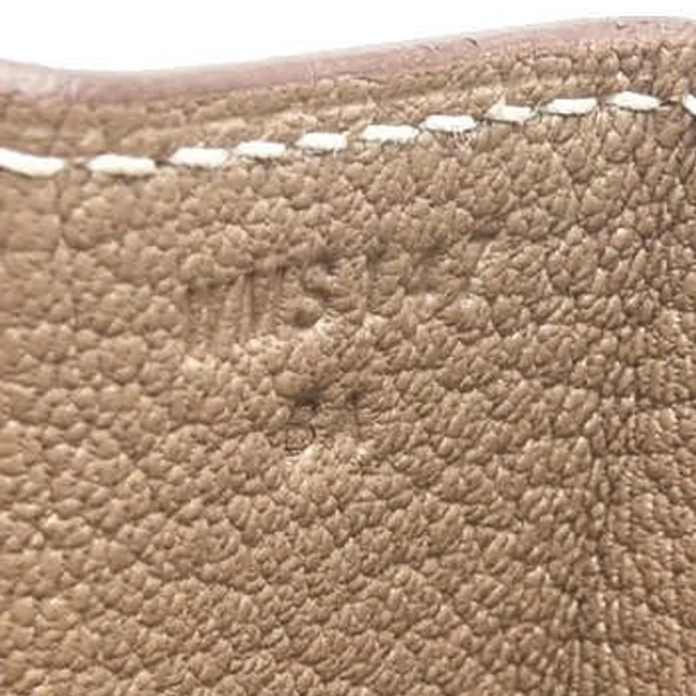 Hermès Etoupe Kelly Messenger GM Togo Bag in Taupe Togo leather from A Retro Tale, photo 9 of 10