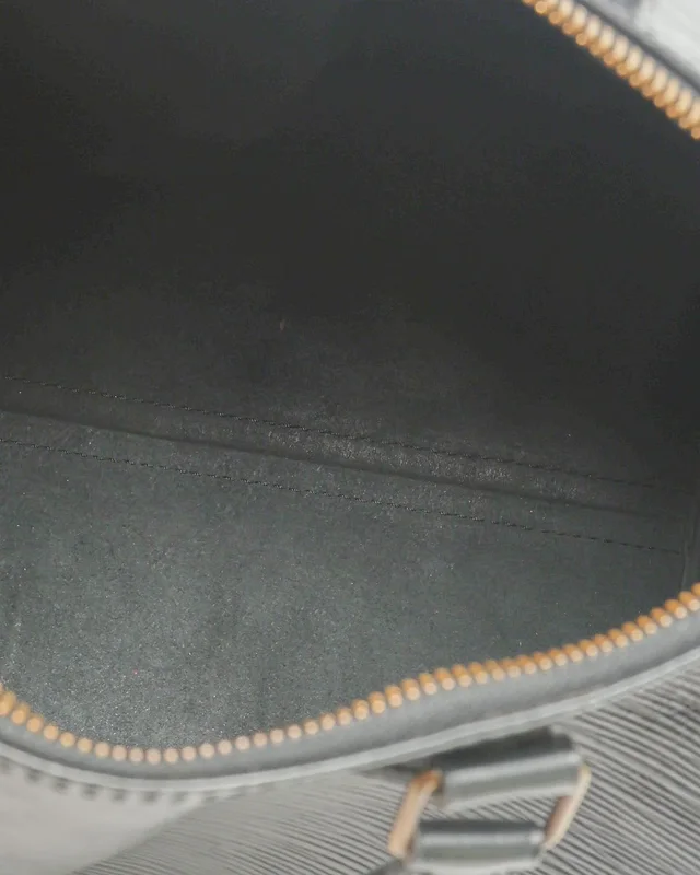 Louis Vuitton Epi Speedy 30 Bag from A Retro Tale, photo 10 of 13