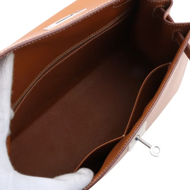 Hermès 2009 Kelly 28 Gold in Gold Epsom leather from VINTAGE QOO TOKYO, photo 8 of 18