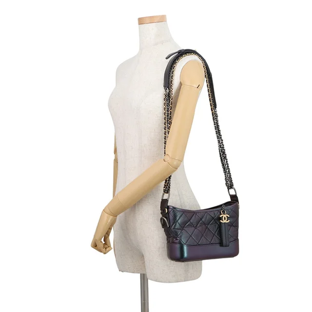 Gabriel de CHANEL Hobo Bag MetalicPurpleA91810 Aged Calf Leather Size Small in Calfskin from GALLERY RARE, photo 2 of 2