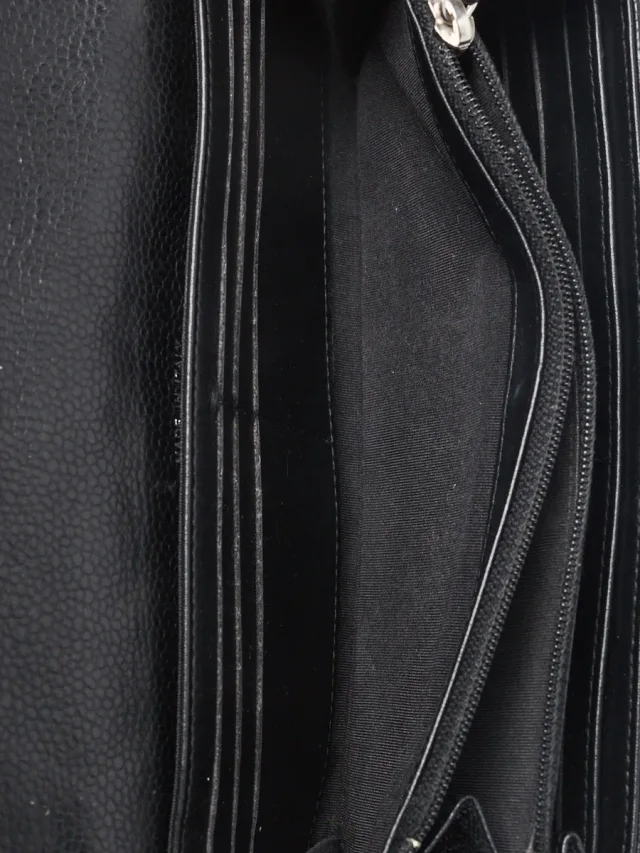 Chanel Black Quilted Caviar Leather CC Bifold Wallet in Black Caviar leather from Yoogis, photo 6 of 8