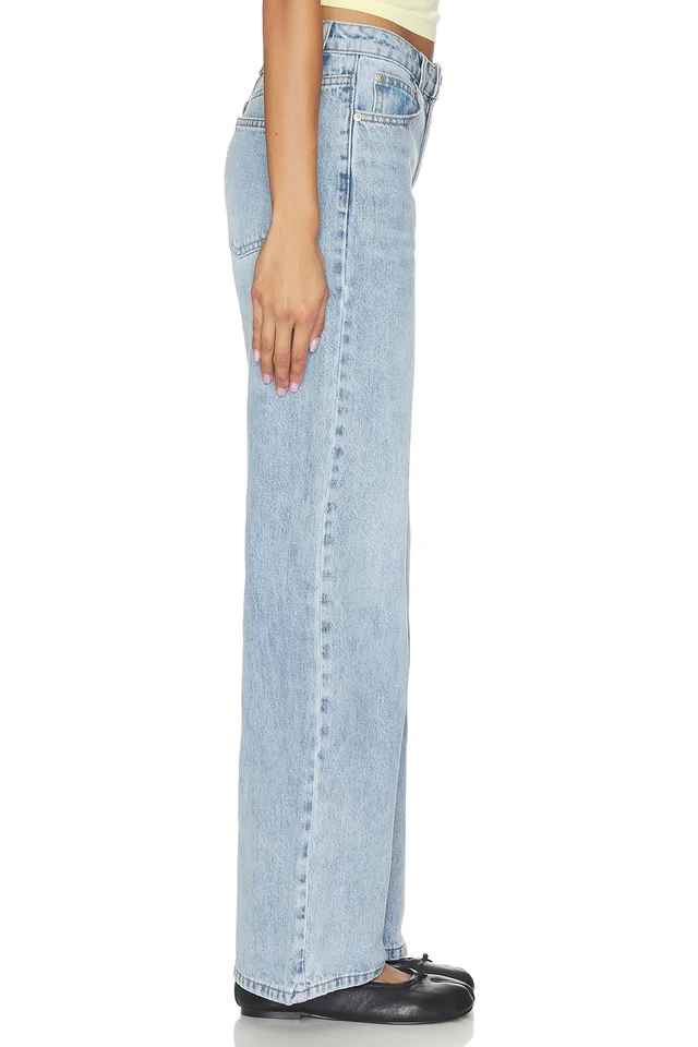 ALL THE WAYS Wynter Jean in Light Blue Wash, photo 3 of 6 from REVOLVE (Canada)