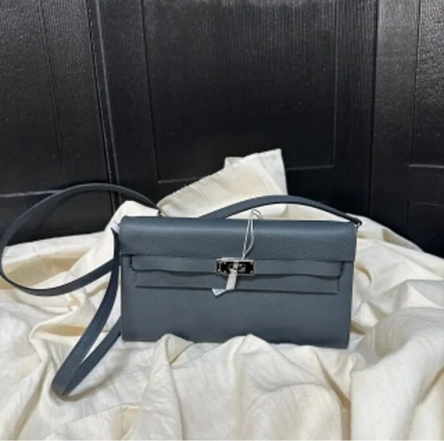 Hermès Togo W engraving in Togo leather from Luxury Promise, photo 1 of 1
