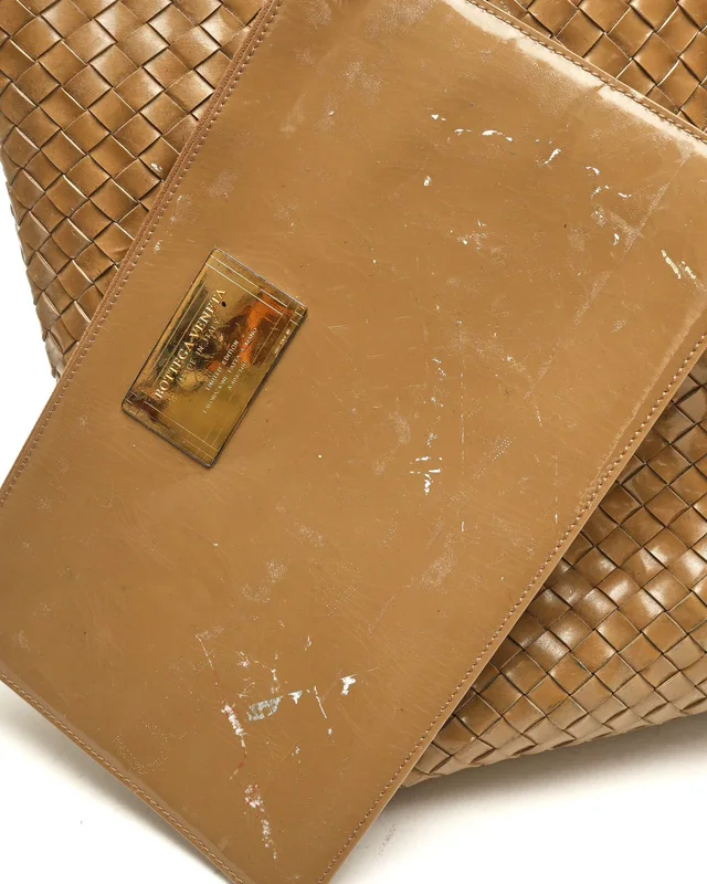 Bottega Veneta Patent Intrecciato Cabat GM Tote Bag in Patent leather from A Retro Tale, photo 9 of 11