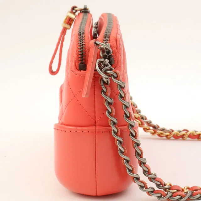Gabrielle de Chanel Chain Shoulder Bag Mini, salmon pink, manufactured around 2018 in Pink Calfskin from VINTAGE QOO TOKYO, photo 4 of 13