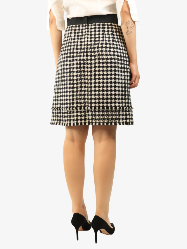 Dolce & Gabbana Black and white houndstooth skirt - size UK 12 in Black Wool from Sign of the Times, photo 3 of 3