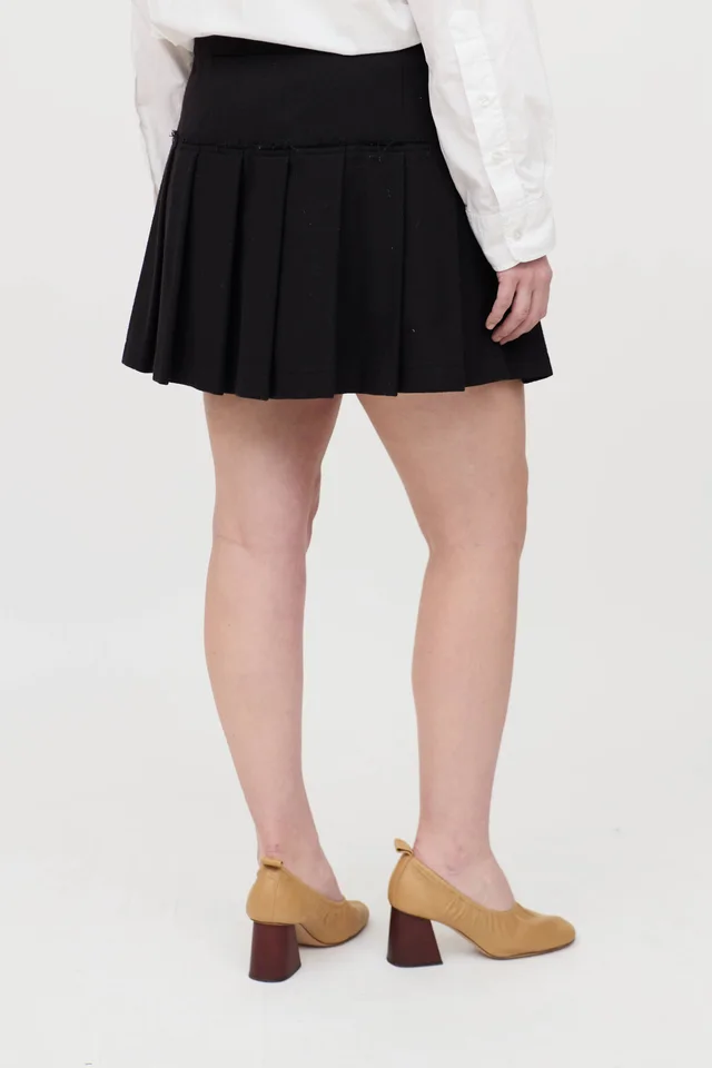 Burberry Brit Wool Pleated Skirt in Wool from VSP Consignment, photo 2 of 2