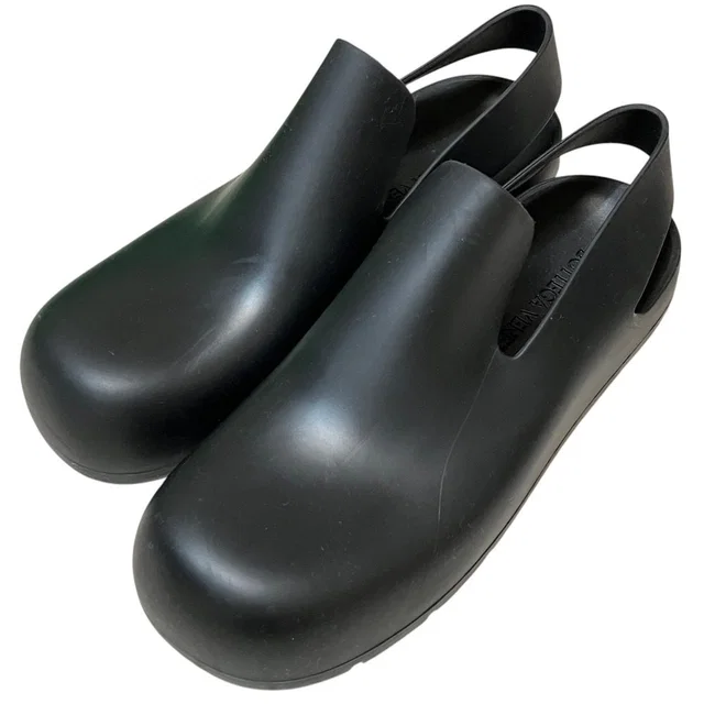 Bottega Veneta Paddle Rubber Sandals in Leather from LuxUness