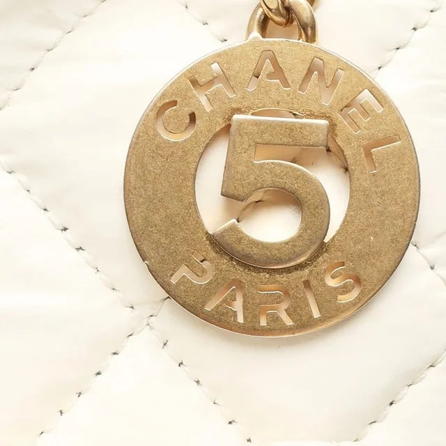Chanel Medium Wavy CC Bag in Leather from A Retro Tale, photo 7 of 13