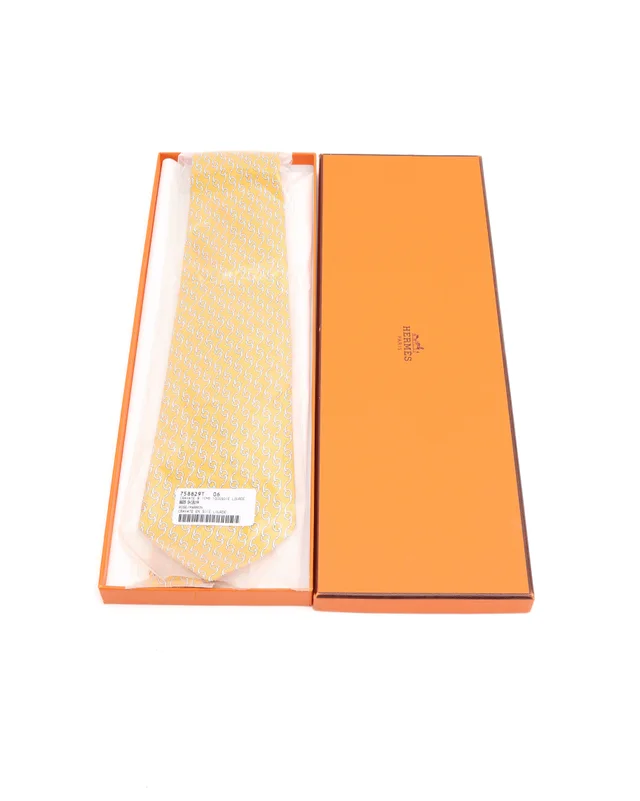 Hermès Silk Tie in Silk from A Retro Tale, photo 4 of 4